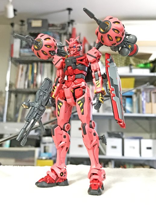 HG赤いガンダムが出来ました
1日2時間 プラモは現実逃避ができて良いです☺️ 