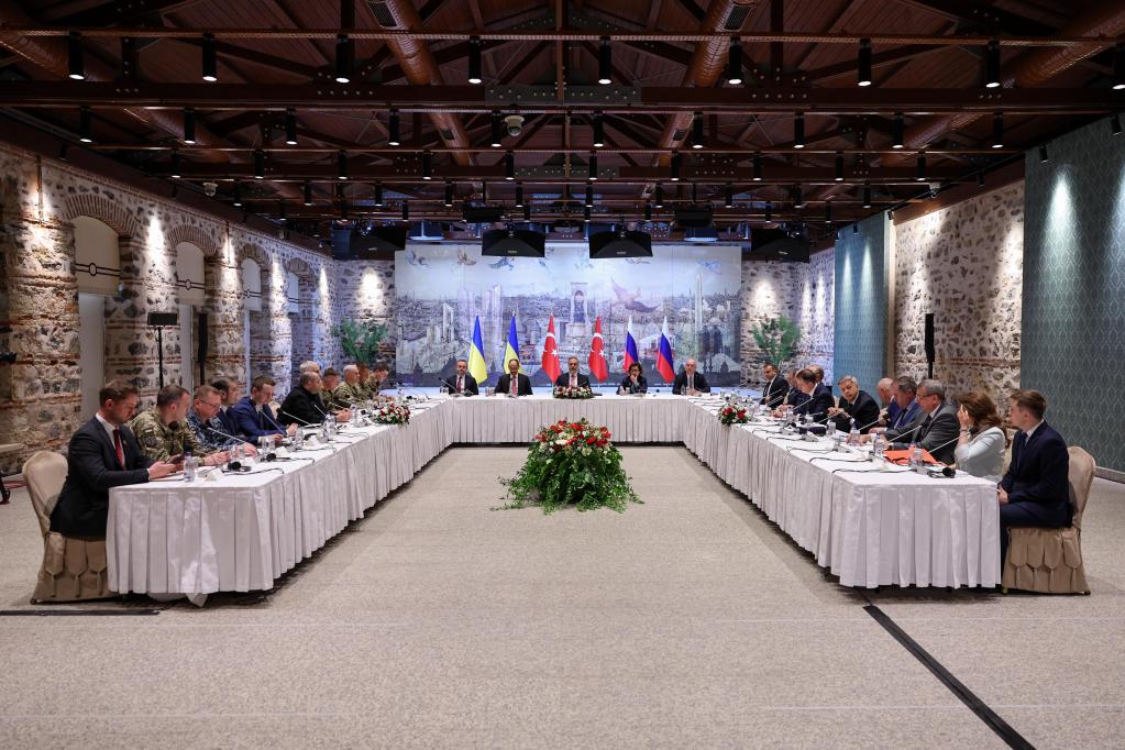 PDChina's tweet image. The third round of peace talks between Russia and Ukraine kicked off on Wednesday in Istanbul, Turkish NTV reported live.
While the previous two rounds of talks -- on May 16 and June 2 -- led to the exchange of thousands of war prisoners and the bodies of dead soldiers, they…
