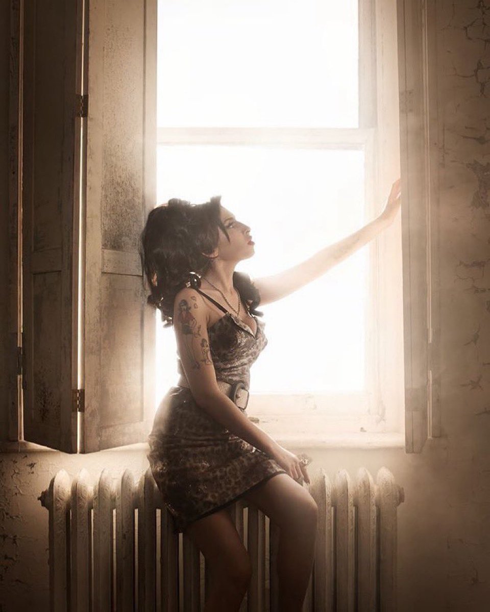 music__data's tweet image. 14 years ago, the legendary Amy Winehouse passed away at 27.
She earned seven #GRAMMYs, and sold over 100 million records.