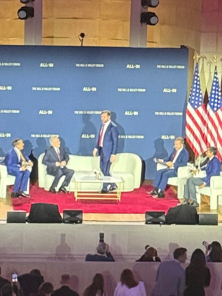 Katie_Roof's tweet image. Surprise appearance by @JDVance with All In at Hill & Valley Forum in DC. He spoke about America’s race to outpace China in tech