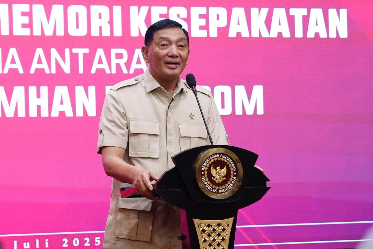 sjafriesjams's tweet image. Saya bersama Menkes dan Kepala BPOM menandatangani Memori Kesepakatan antara Kementerian Pertahanan RI, Kementerian Kesehatan RI dan Badan Pengawas Obat dan Makanan (BPOM) sebagai langkah strategis dalam membangun ketahanan nasional di bidang kesehatan dan farmasi (Selasa, 22…
