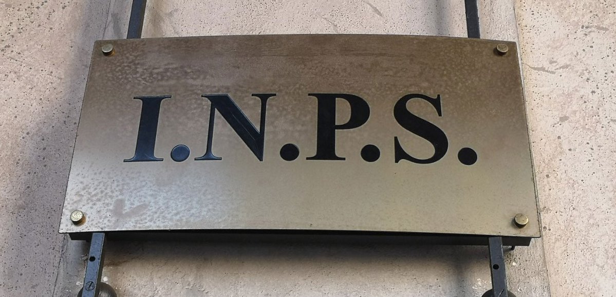 CislNazionale's tweet image. Pensioni, il segretario confederale della Cisl #IgnazioGanga: “Serve recuperare maggiore flessibilità e alzare l’attenzione sugli importi delle future pensioni in particolare delle lavoratrici”.
Leggi il comunicato👉 shorturl.at/Few2c