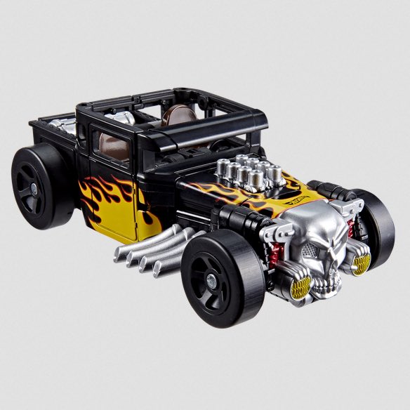 Nerdicon_'s tweet image. God damnit I want it. Fr what is about a robot with skulls and flames?! Why is that the rule of cool?!