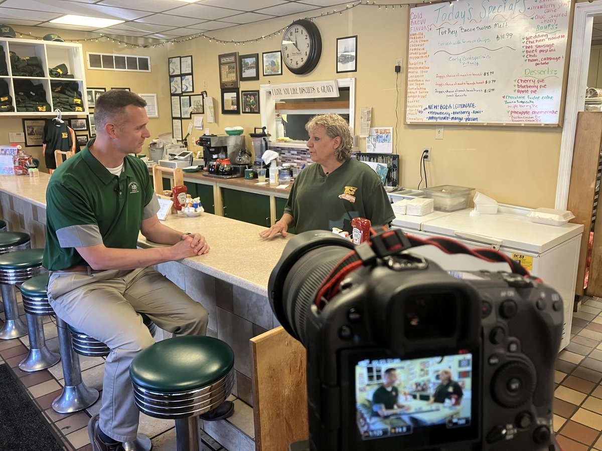 PAHouseGOP's tweet image. #BTS Every hometown diner has a story to tell. Rep. Jeremy Shaffer sat down with the folks at Deer Creek Diner to hear theirs.
#picoftheday
📸Brian Hollenbeck