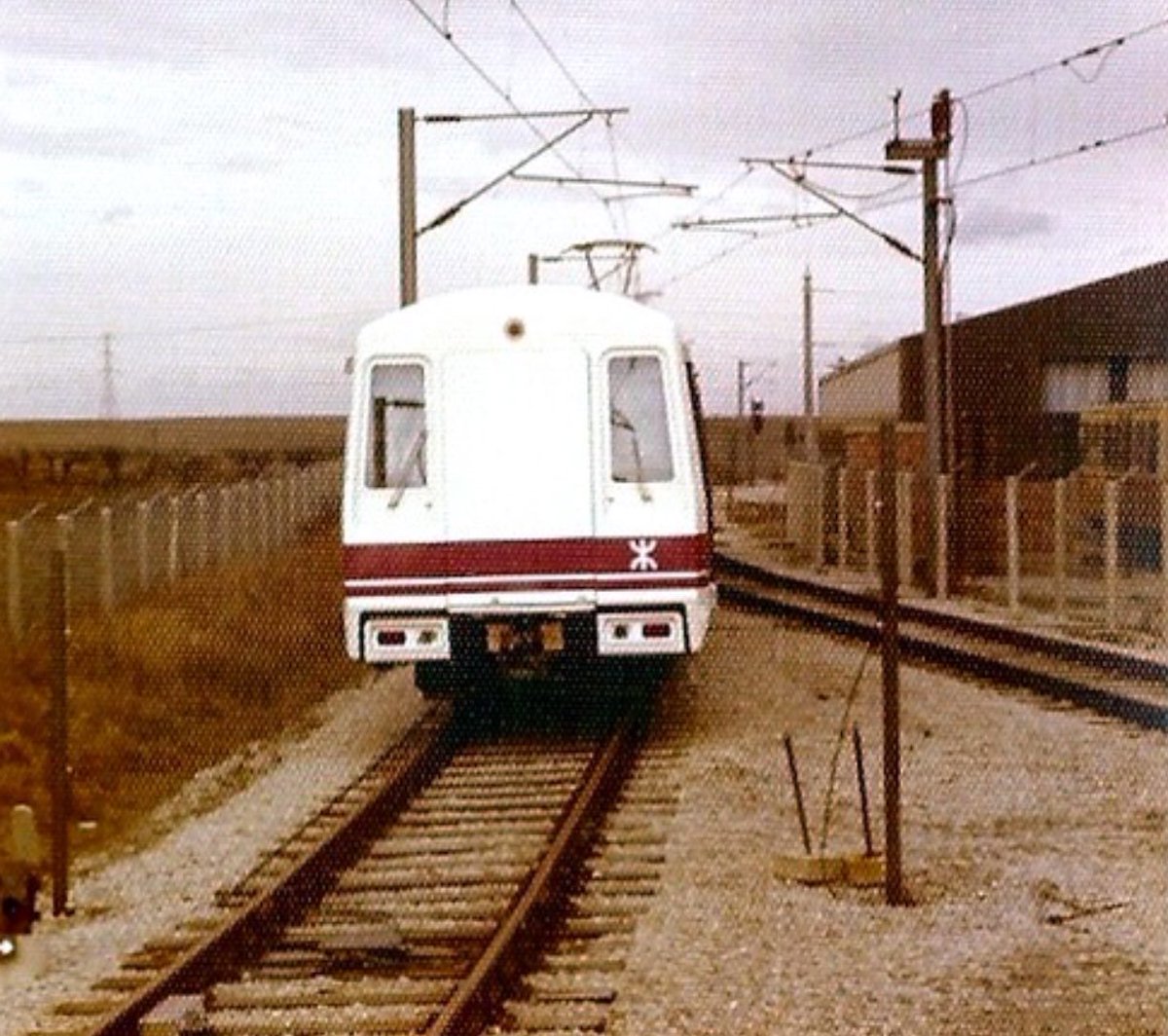 TyneFlashback's tweet image. 1978: A Hong Kong Metro pictured while being tested at the Tyne & Wear Metro test centre, Middle Engine Lane.
📸 flic.kr/p/2hXEPmH