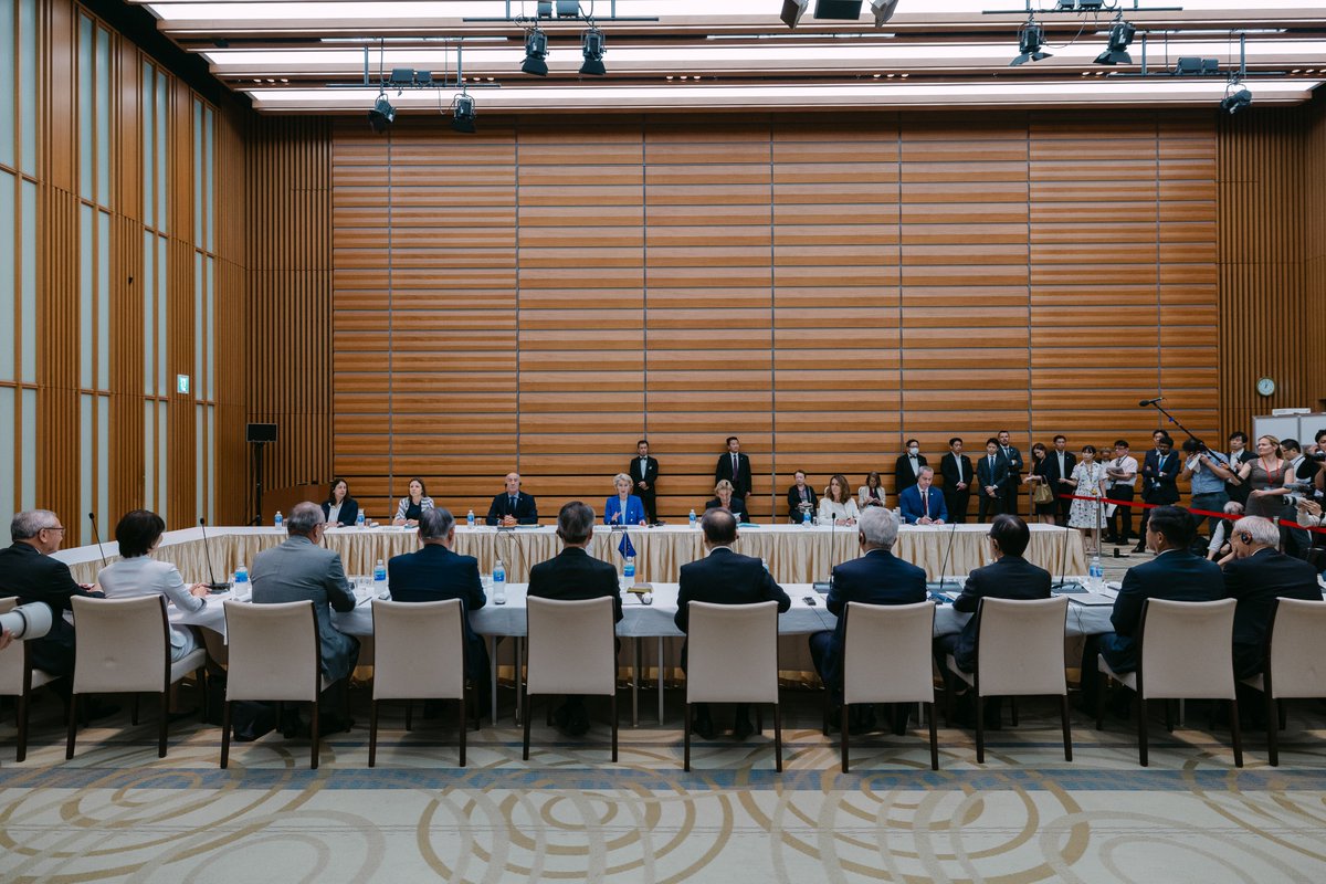 eu_eeas's tweet image. At the 30th EU–Japan Summit, leaders reaffirmed their strategic partnership built on shared values, trust and common priorities.
They agreed to launch a Competitiveness Alliance to strengthen economic ties even further, and to step up cooperation on security and defence,…