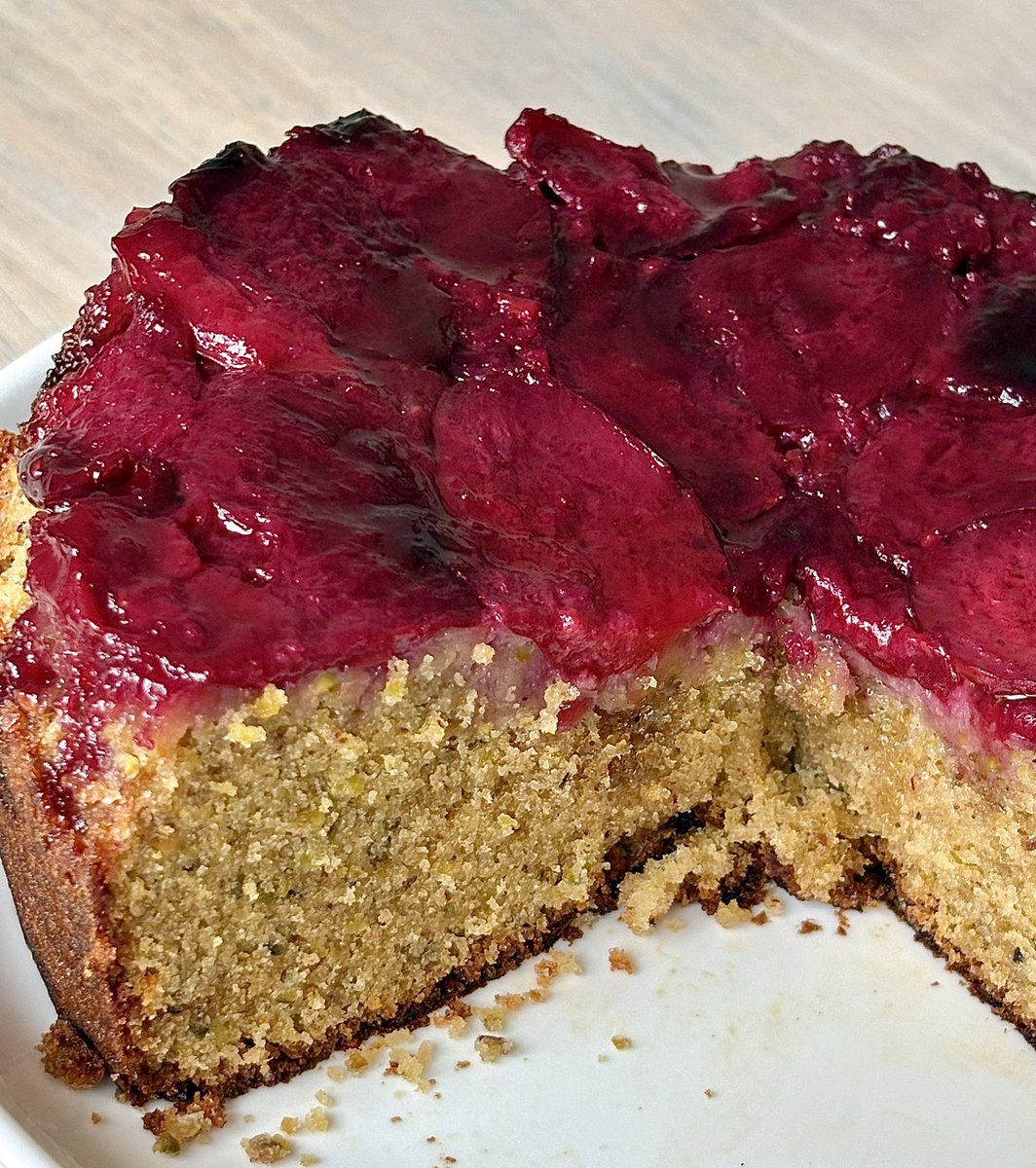 plum, pistachio, olive oil honey cake ✨