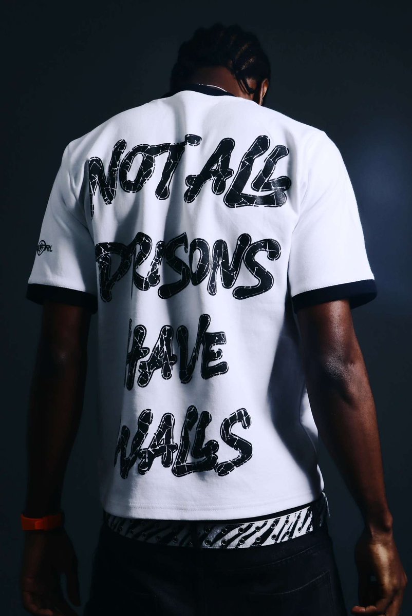 oluwatisearo's tweet image. Road to 2k likes cus this tee is a needdddd @slicetotheworld @4KCTRL_