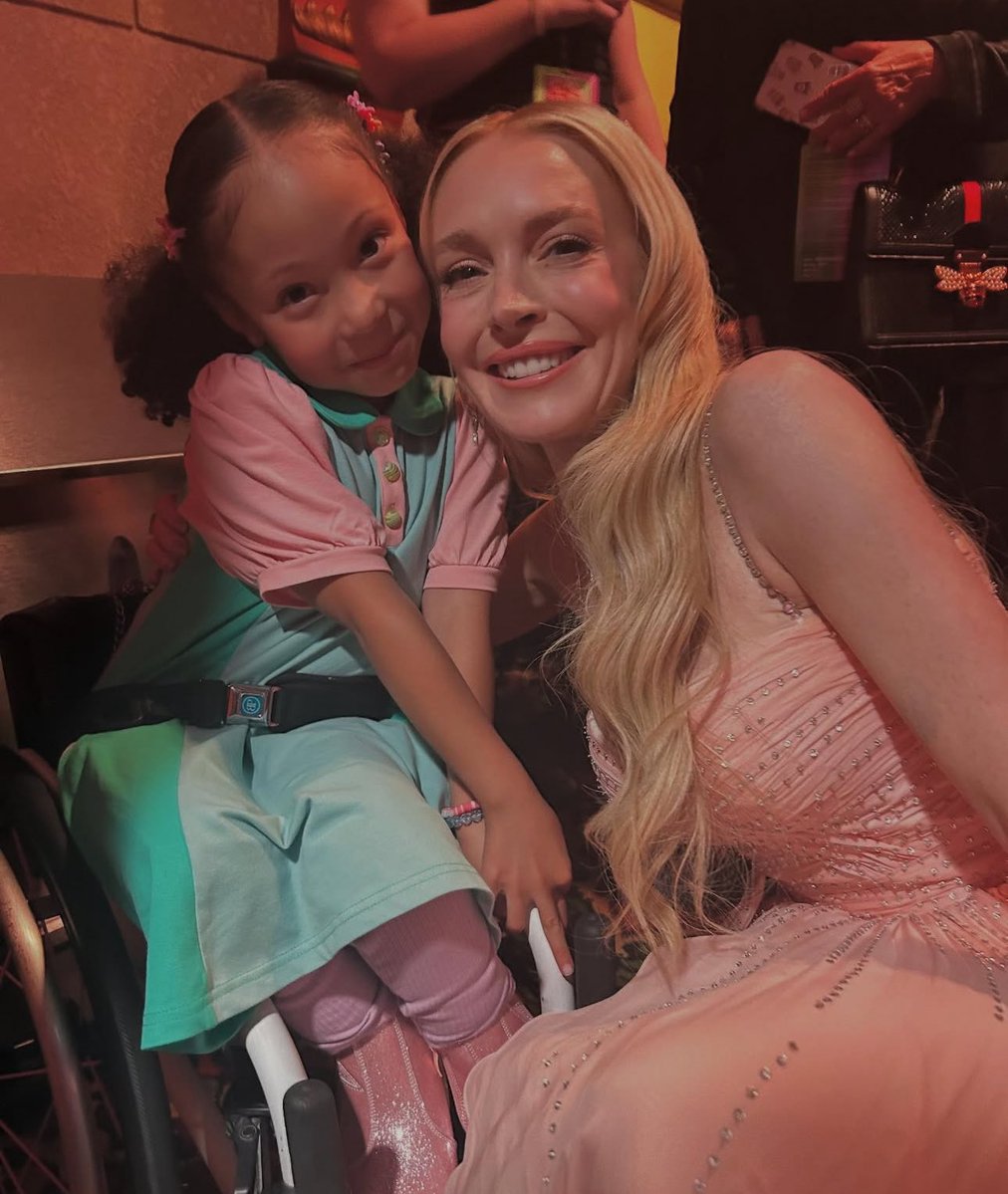 wicked_updates's tweet image. Cesily Collette (Young Nessarose) with Lindsay Lohan at the premiere of ‘Freakier Friday’
(Via IG)