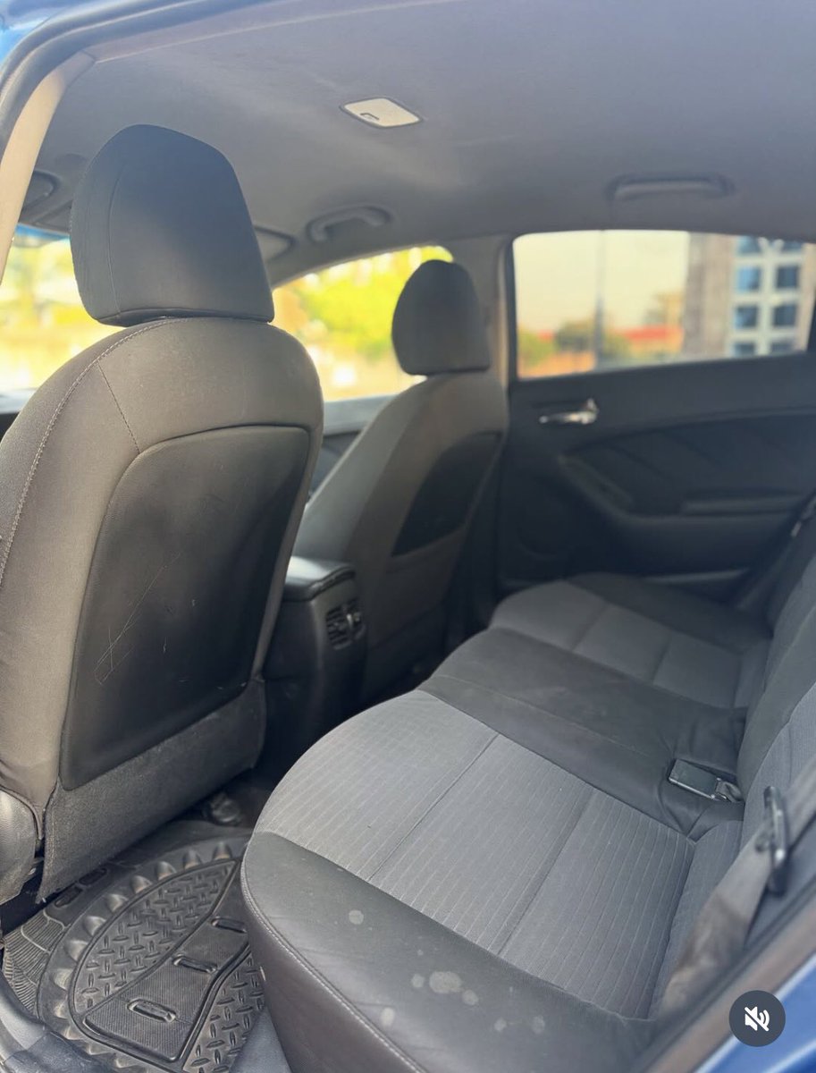Automall_ng's tweet image. Clean used KIA 2014 model
Price:7.3m
Duty: paid
Location: Kaduna
@__yellows @abujastreets
Retweet pls馃檹