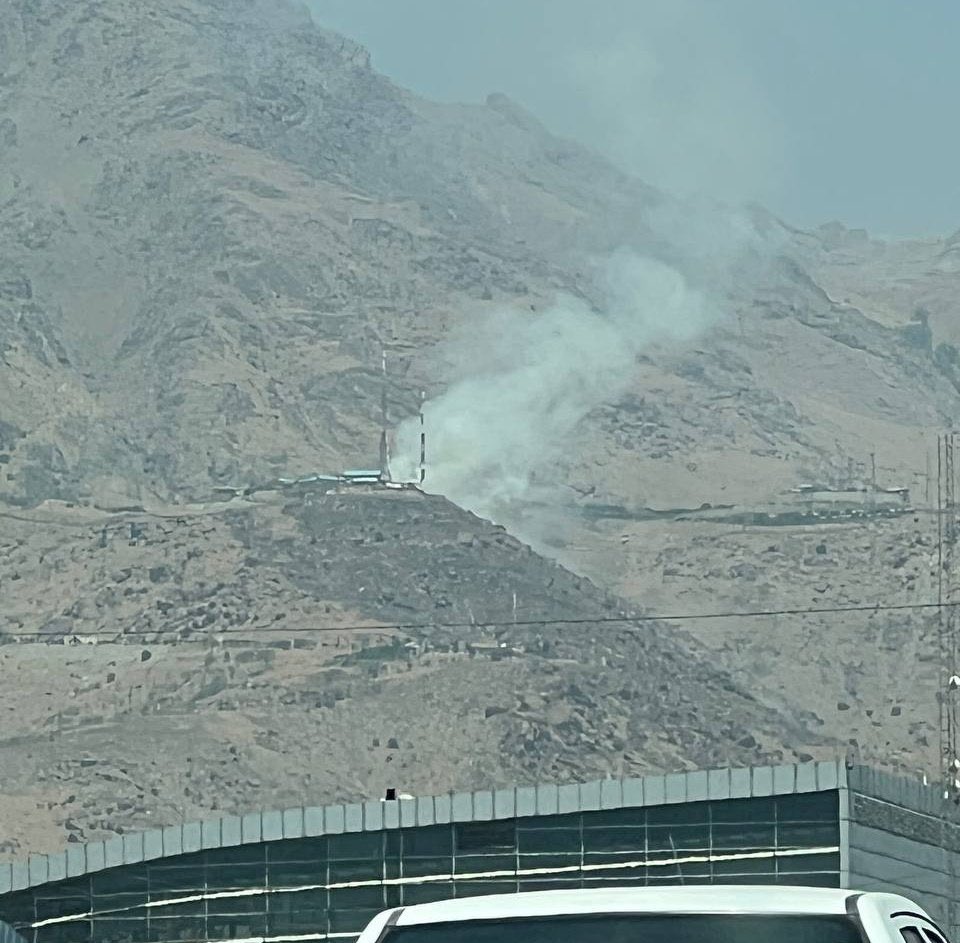 Rasooleiran's tweet image. جلال ملکی سخنگوی آتش نشانی:
دود ارتفاعات تهران ناشی از فعال شدن آتشفشان کلک چال بوده و جای نگرانی نیست