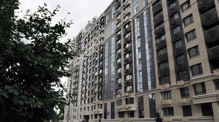 blyskavka_ua's tweet image. ⚡️Colonel "Penthouse": the family of a top official from the SBU owns real estate worth $600 thousand, — investigation by hromadske.
This concerns one of the high-ranking SBU officials, Oleksiy Prokopenko, who has been working in the service for almost 20 years.
Journalists…