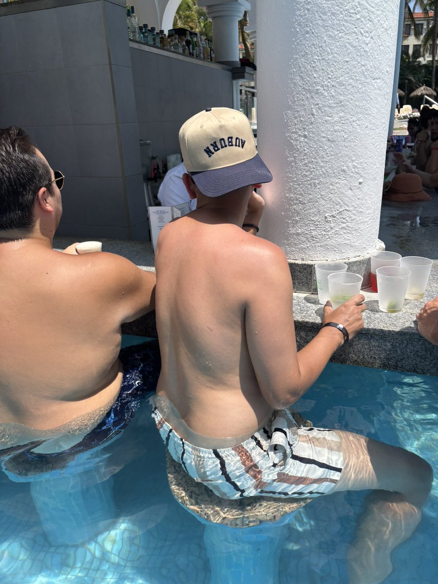 JustinMXavier's tweet image. Holy shrink #RapeAuburnPike