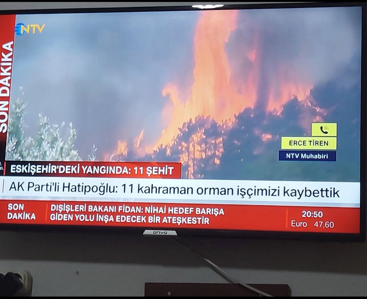 3 kuruş zam vermek için 8 aydır sefil edip adam yerine koymadığınız,emeğini hiçe saydığınız kamu işçileri canını ortaya koyarak çalışıyor ve 11 orman işçisi kardeşimiz şehit oluyor,sadaka gibi zammınız sizin olsun lazım değil artık <a href="/memetsimsek/">Mehmet Simsek</a> <a href="/turkiskonf/">TÜRK-İŞ</a> <a href="/hakiskonf/">HAKİŞ KONFEDERASYONU</a> <a href="/RTErdogan/">Recep Tayyip Erdoğan</a>