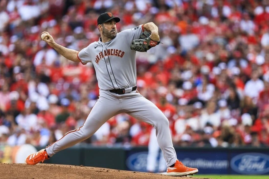 DylanIsADragon's tweet image. Dare I say a pretty good start from Justin Verlander?
5 IP
1 H
0 ER
5 BB
3 K
Cut out the 5 walks and it’s fantastic! #SFGiants