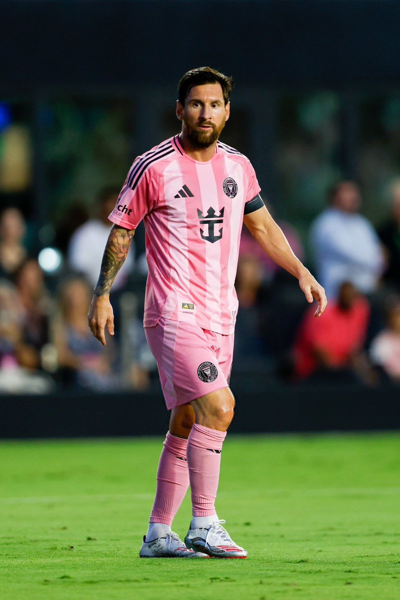 Intermiamicfhub's tweet image. 🚨According to some wannabe journalists, representing @MLS at the FIFA Club World Cup and giving it your all despite being injured isn’t “representing MLS” — but showing up to a meaningless exhibition game is??
Make it make sense 😭😭😭