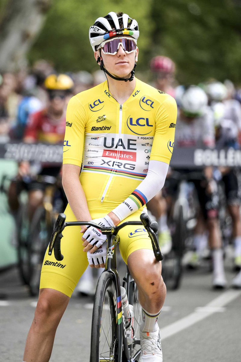 Maillot Jaune LCL (@maillotjaunelcl) on Twitter photo 💛 𝗟𝗔 𝗦𝗧𝗔𝗧 💛
🗓️ À 26 ans et 305 jours, Pogacar est le 2ème plus jeune coureur à décrocher le Maillot Jaune à 50 reprises sur <a href="/LeTour/">Tour de France™</a> 💛
Il n’est devancé que par Eddy Merckx qui avait 26 ans et 20 jours pour son 50ème, en 1971.
#TDF2025 #MaillotJauneLCL 💛 𝗟𝗔 𝗦𝗧𝗔𝗧 💛
🗓️ À 26 ans et 305 jours, Pogacar est le 2ème plus jeune coureur à décrocher le Maillot Jaune à 50 reprises sur <a href="/LeTour/">Tour de France™</a> 💛
Il n’est devancé que par Eddy Merckx qui avait 26 ans et 20 jours pour son 50ème, en 1971.
#TDF2025 #MaillotJauneLCL