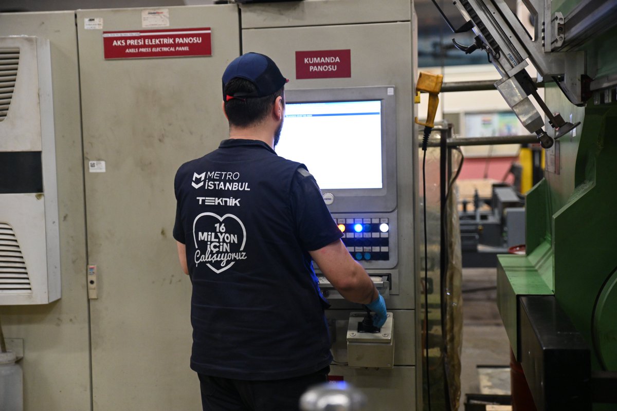 ⚙️ Bakım atölyelerimiz güvenli ve konforlu bir yolculuğun temelidir.

Uzman ekiplerimizle her gün atölyelerimizde yüzlerce teknik detayı titizlikle denetliyor, araçlarımızı özenle hazırlıyoruz.

#İstanbulunMetrosu #GeleceğinRaylarda