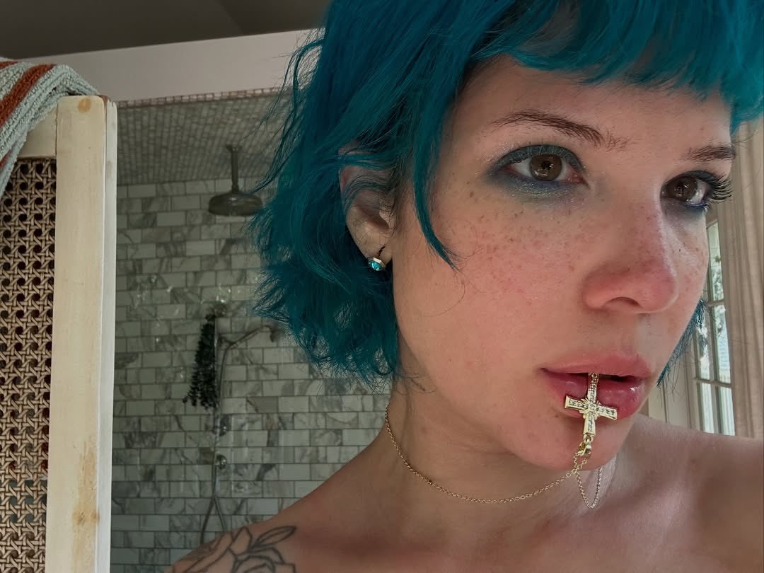 haIseylq's tweet image. Halsey via Instagram: “in my dream these days, it’s you and nothing else 🩵”