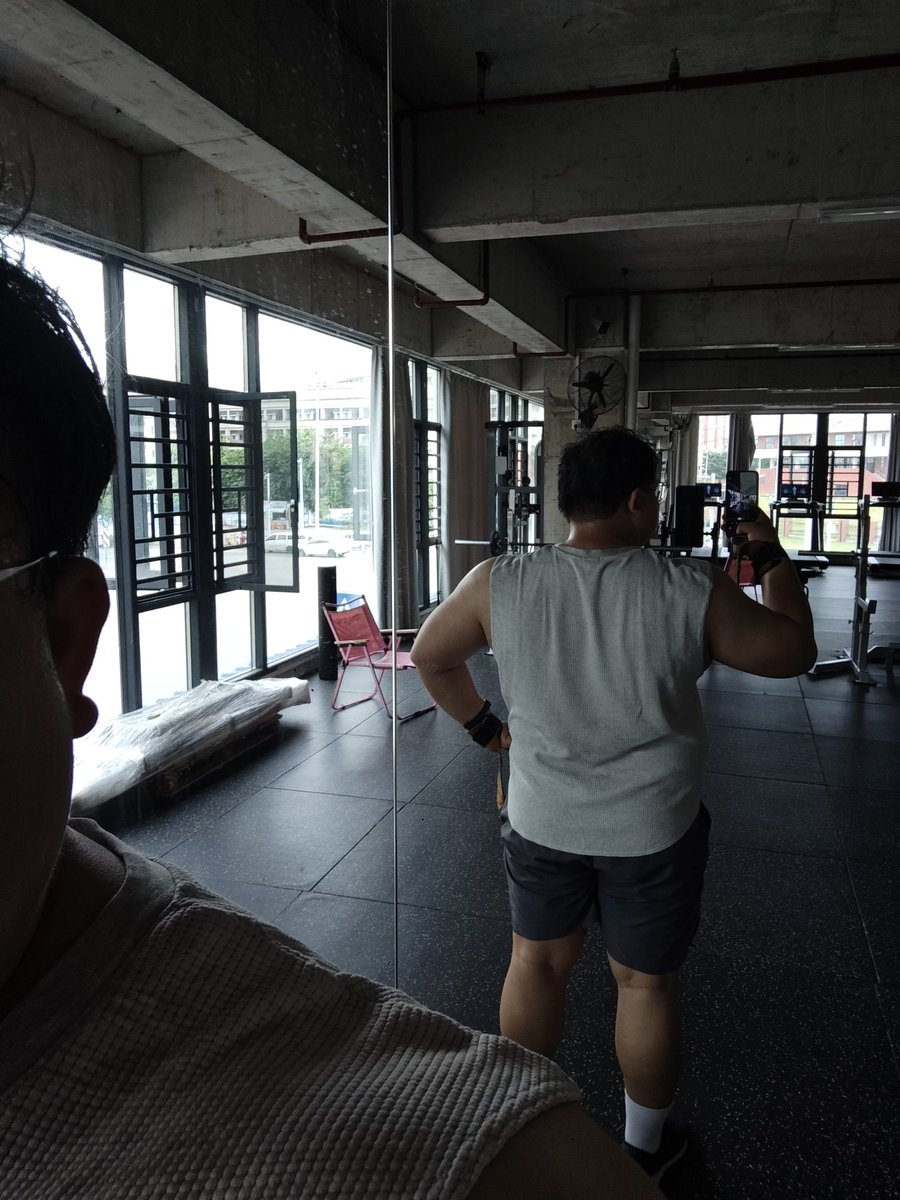 小欧要减脂 (@oukukukuku) on Twitter photo 