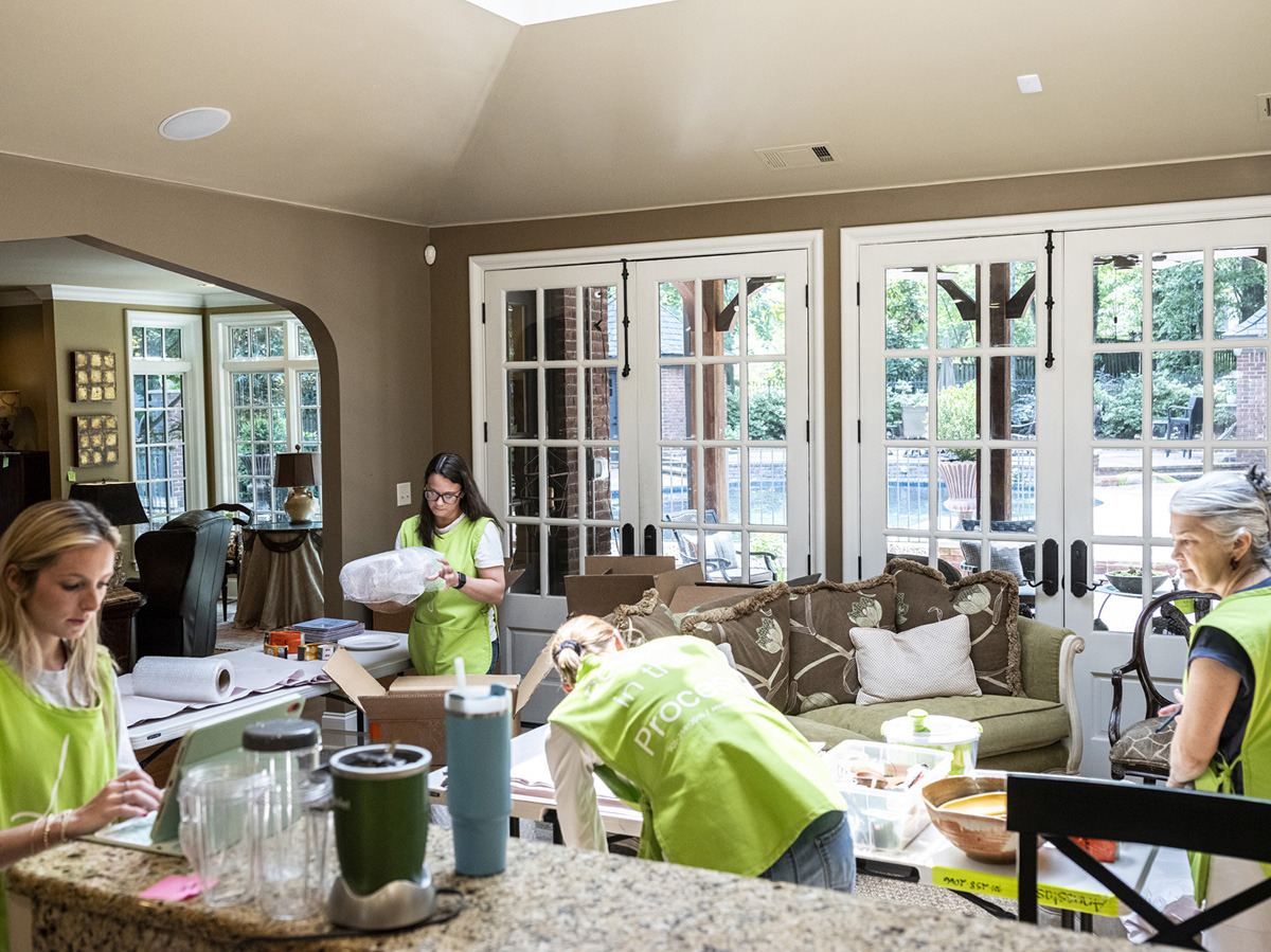 DailyMemphian's tweet image. Annestasis, Inc. is a local relocation company founded by Stacey Saed to help people move “with peace in the process.” Her largest client base is retirement communities. “If we can use ‘home’ as a verb, I think that’s what we do ... we get people home.” dailymemphian.com/subscriber/sec…