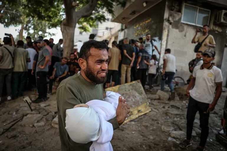 ClaudaTanios's tweet image. Palestinians mourn loved ones killed in an Israeli attack in Gaza City
📸 @anadoluimages