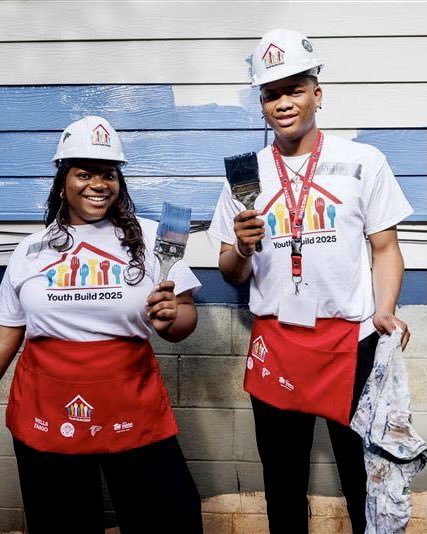 SpelmanCollege's tweet image. Cayla Morgan, C’2026, and Lauren Thompson, C’2027, both 2024 Atlanta Falcons HBCU Fellows, participated in Atlanta Habitat’s “Brush with Kindness” service event to help kick off the 2025 cohort. Congratulations to Dariyana Mitchell, C’2026, who has been selected for the 2025…