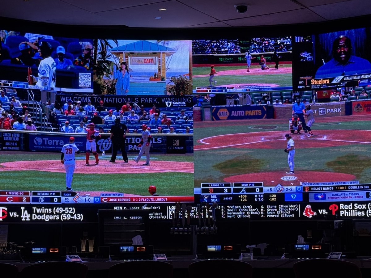 MattWi77iams's tweet image. Hanging out at the Hard Rock Sportsbook this afternoon.
Let’s Go Mets!