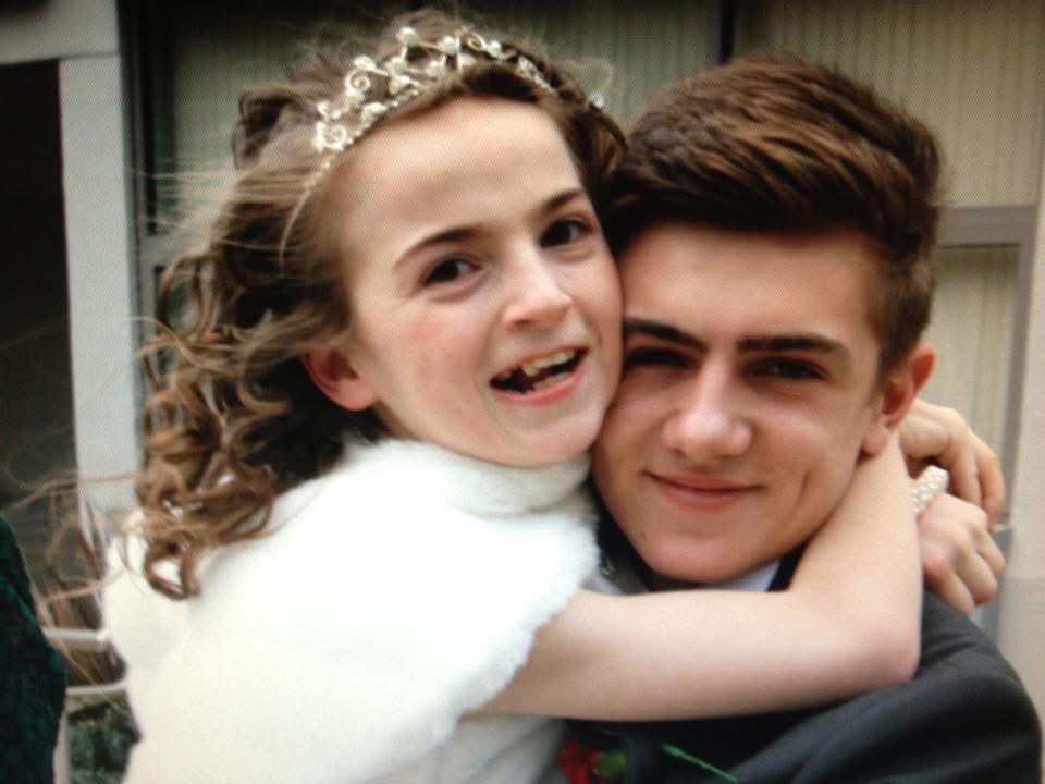Ellise_Hayward_'s tweet image. Happiest of birthdays to my eldest brother! You are not that far off from 30 (no need to thank me for the reminder, my pleasure😉) Can’t wait to see you soon, I’ve missed you lots! Love you to the moon and back Brandon❤️❤️❤️