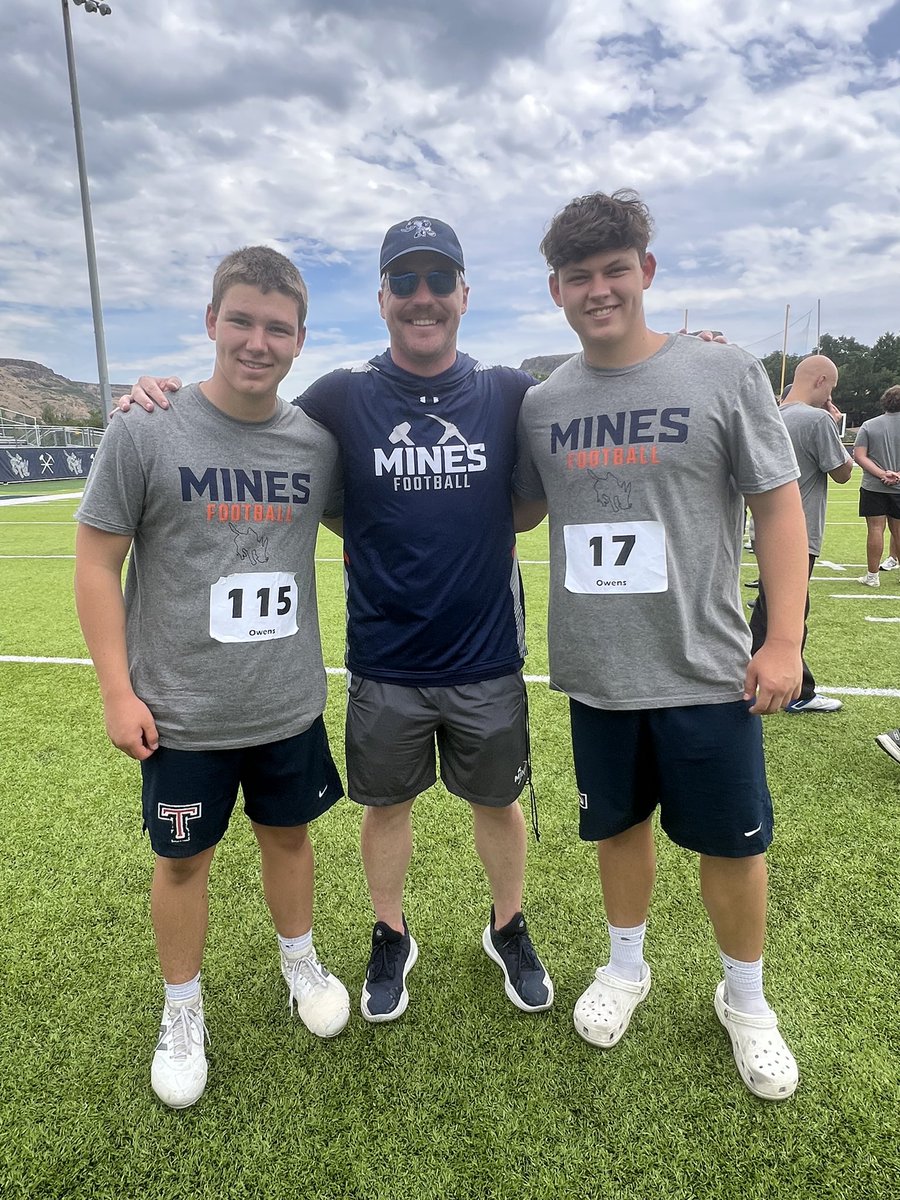 WyattOwens42's tweet photo. Thank you @CoachAMakransky @CoachS_Nelson @coachTthomas6 @CoachBobStitt for inviting me to checkout @MinesFootball … just an amazing place with great coaches 🙏🙏🙏 (little brother had fun too @EmmettOwens22 ) @TesoroFootball @mikehuntley63 @OCSportsZone @ocvarsityguy @SteveFryer @ChadSimmons_ @OCFOOTBALL100 @PGregorian @GregBiggins @OC_Recruits @PbxFootball