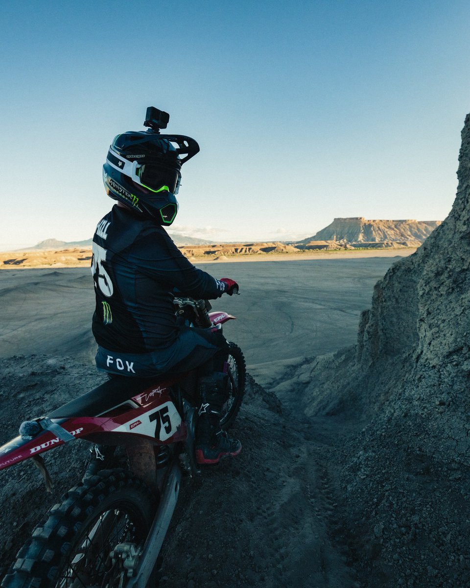 StarkFutureBike's tweet image. Not just a big drop, this one’s a classic Caineville challenge and Josh Hill makes it look smooth, but it’s all about timing, line choice, and trusting the bike.
There’s a lot to learn from moments like this.
#starkvarg #starkfuture