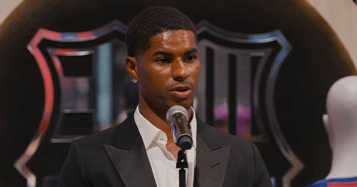 Mirror Football (@mirrorfootball) on Twitter photo "It feels like I'm at home" 🏠
Marcus Rashford made a telling comment after completing his loan move from Man Utd to Barcelona ✅
✍️ <a href="/DiscoMirror/">David McDonnell</a>
mirror.co.uk/sport/football… "It feels like I'm at home" 🏠
Marcus Rashford made a telling comment after completing his loan move from Man Utd to Barcelona ✅
✍️ <a href="/DiscoMirror/">David McDonnell</a>
mirror.co.uk/sport/football…