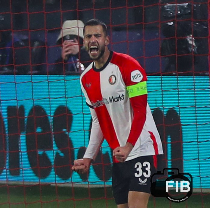 Feyenoord bevestigt vertrek Hancko feyenoordinbeeld.nl/feyenoord-beve…