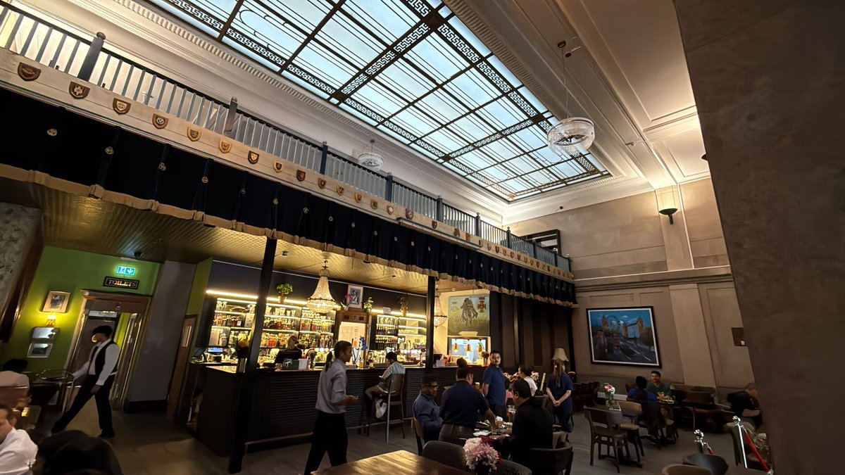 MyWoolwich's tweet image. The new Nepalese restaurant “Gulmi” is OPEN! (at the old Equitable building)
I wish them the best of luck! The refit looks amazing!
#Woolwich #WoolwichArsenal #RoyalArsenal #ElizabethLine