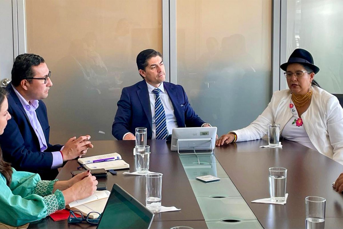 Ministerio de Producción (@produccion_ecu) on Twitter photo 🇪🇨Promovemos el trabajo conjunto🤝🏽
Viceministro <a href="/arovalino/">Andrés Robalino Jaramillo</a> se reunió con la prefecta <a href="/lourdestiban1/">Lulu Tiban</a> para impulsar la articulación interinstitucional del proyecto del embalse en la cuenca alta del río Nagsiche, clave en el desarrollo productivo, agrícola y económico de Cotopaxi. 🇪🇨Promovemos el trabajo conjunto🤝🏽
Viceministro <a href="/arovalino/">Andrés Robalino Jaramillo</a> se reunió con la prefecta <a href="/lourdestiban1/">Lulu Tiban</a> para impulsar la articulación interinstitucional del proyecto del embalse en la cuenca alta del río Nagsiche, clave en el desarrollo productivo, agrícola y económico de Cotopaxi.