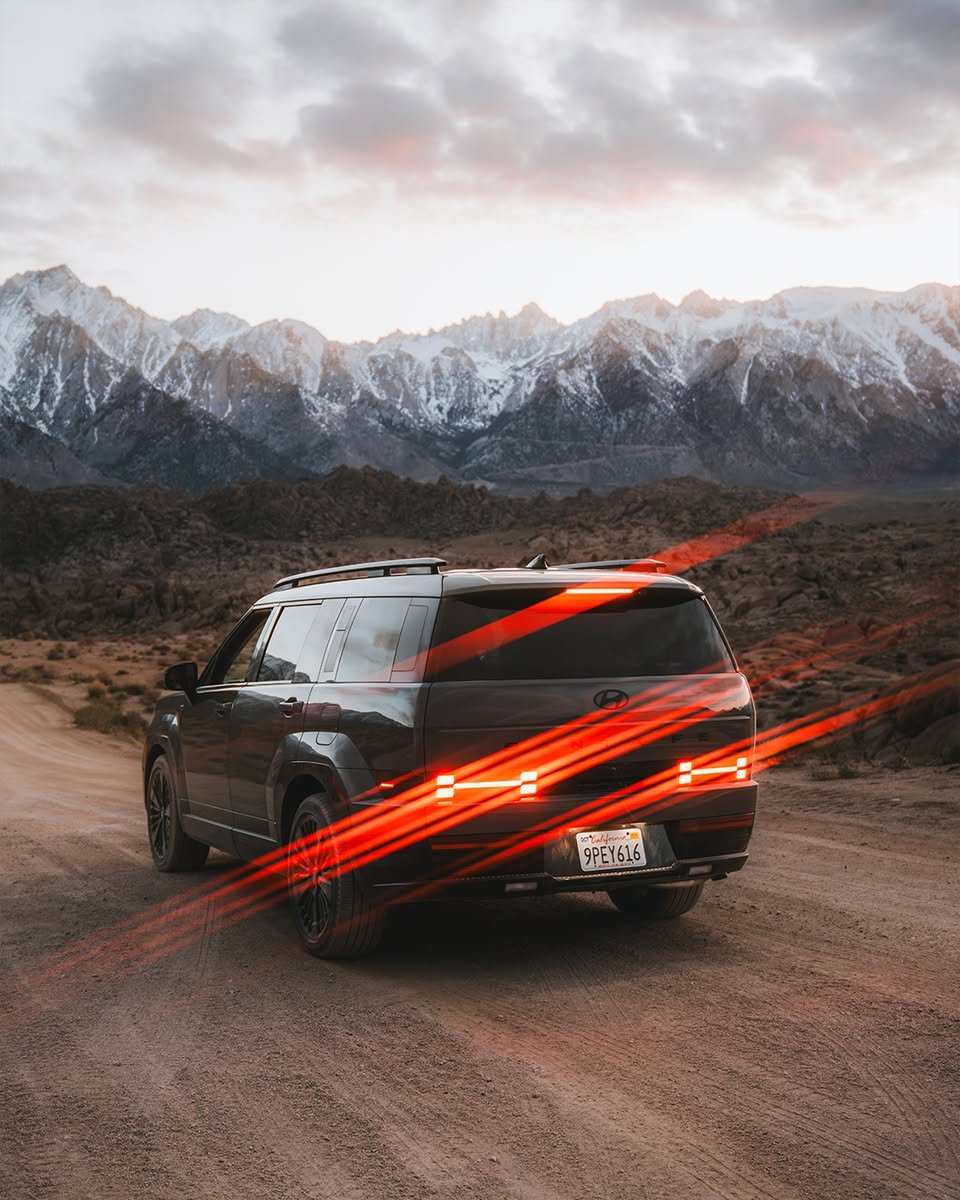 SanTanHyundai's tweet image. The Hyundai SANTA FE Hybrid embraces the glow. 

📷: @asteryx

#Hyundai #SANTAFEHybrid #Hybrid