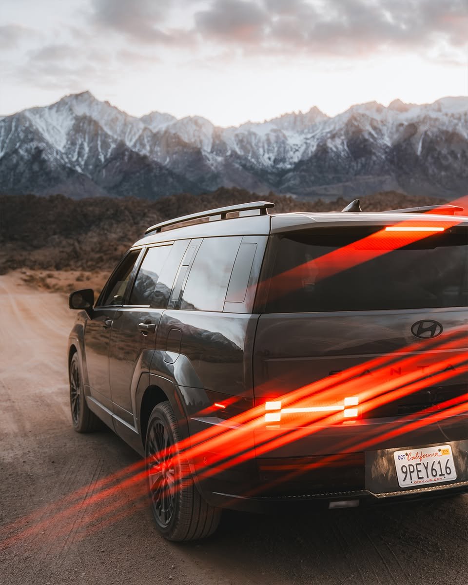 SanTanHyundai's tweet image. The Hyundai SANTA FE Hybrid embraces the glow. 

📷: @asteryx

#Hyundai #SANTAFEHybrid #Hybrid