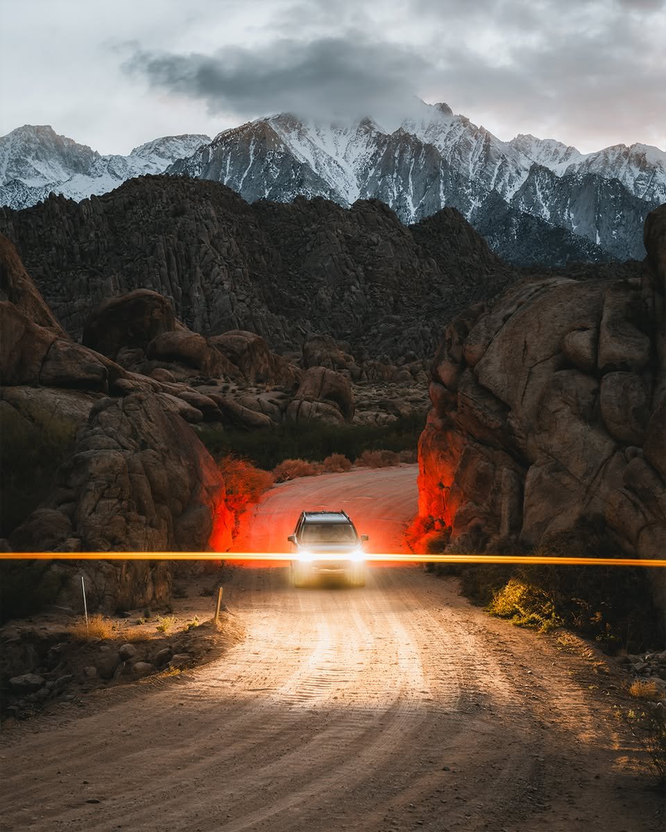 SanTanHyundai's tweet image. The Hyundai SANTA FE Hybrid embraces the glow. 

📷: @asteryx

#Hyundai #SANTAFEHybrid #Hybrid