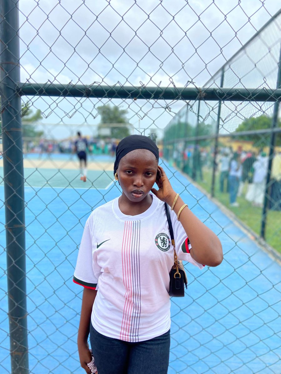 ___komee's tweet photo. Jersey day 💙
#lasufyb #finalyearweekday3
#lasuite #chelsea https://t.co/0G1veDncEd