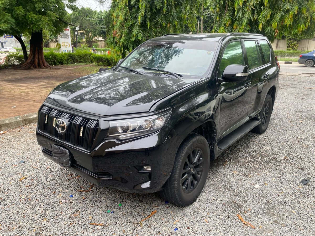 SOUTHCARNG_LTD's tweet image. WHAT YOU NEED MIGHT JUST BE SIMPLE AIRPORT PICKUP/DROPOFF 🤷
CALL ME AND BOOK A SELECTION 📞
HILUX
PRADO
CAMRY
SIENNA
ALL FOR HIRE
PRICE RANGE: 100k-250k/booking (ITINERARY & VEHICLE DEPENDENT)
DRIVING AND FUELING HANDLED
LAGOS/IBADAN
WhatsApp/call: 09138601779
#CarRental