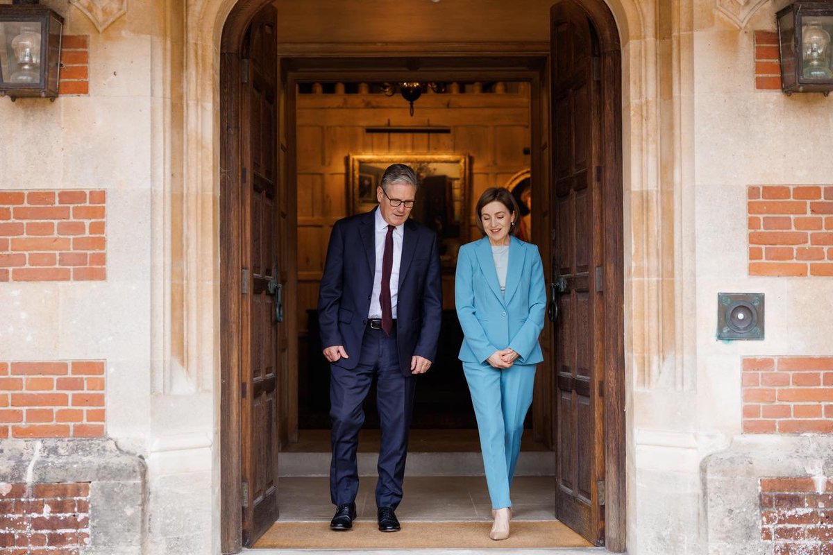 latiniano's tweet image. ✔️ 🇬🇧🇲🇩 в Лондоне сегодня прошла встреча премьер-министра Британии Кира Стармера и президента Молдовы Майи Санду
обсуждались вопросы двусторонней повестки Британия-Молдова
далее президент Майя Санду встречается с королём Карлом III..