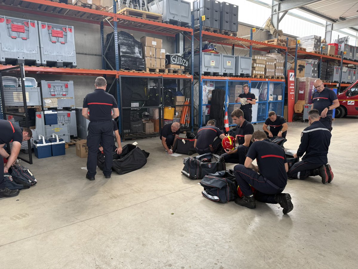 Sapeurs-pompiers 53 tweet media