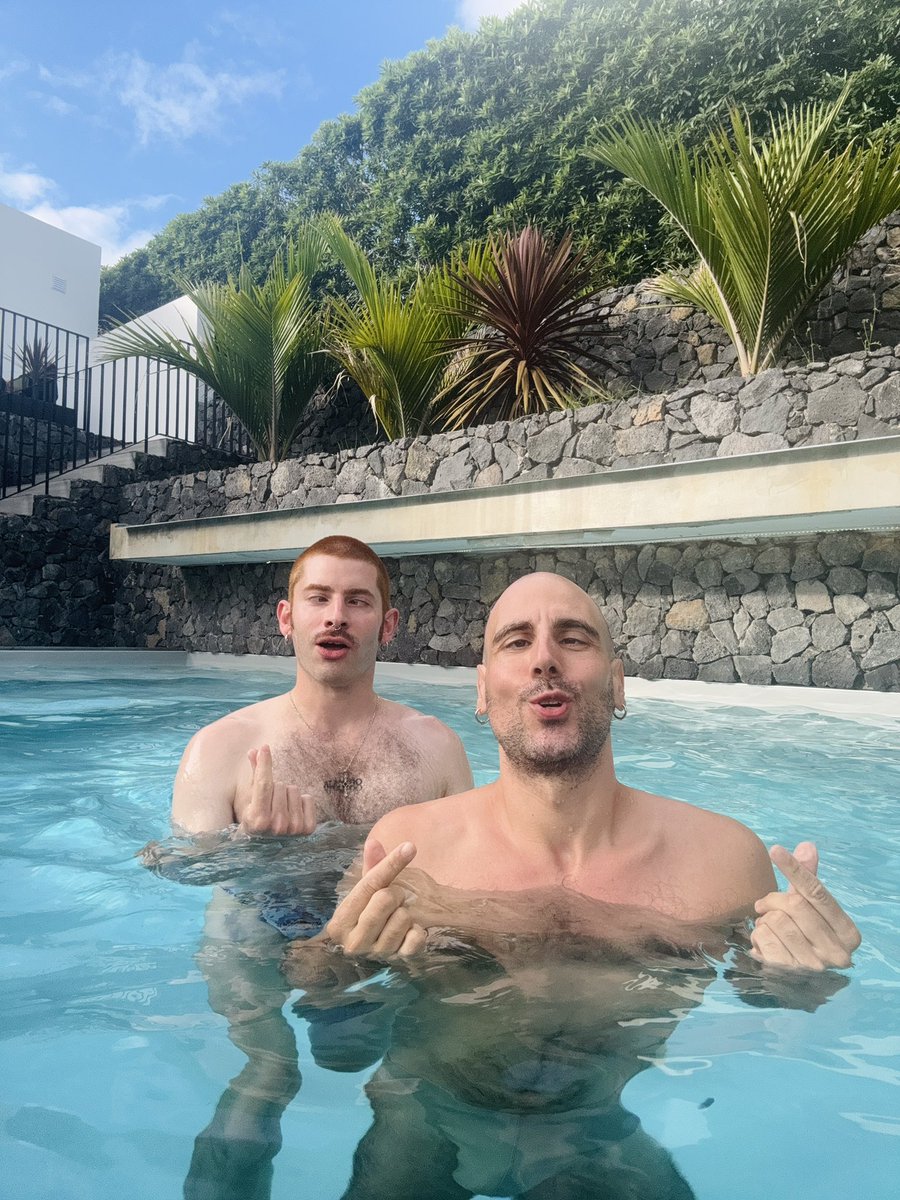 ni Villa Playa ni Villa Montaña… 
🌋 VILLA VOLCÁN! 🌴
<a href="/OskarFanjul/">Oskar Fanjul</a> #azores #pontadelgada