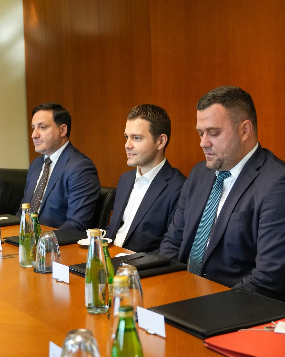 TimcoMucunski's tweet image. 🇲🇰🇬🇷 As part of my working visit to Athens, I met with the leadership of the renowned Greek company Rontis, alongside TIDZ Director Goce Dimovski.
🔹 Reliable investor with 18+ years of presence in 🇲🇰
🔹 Confirmed plans for further expansion on our market
🔹 Reflected on the…