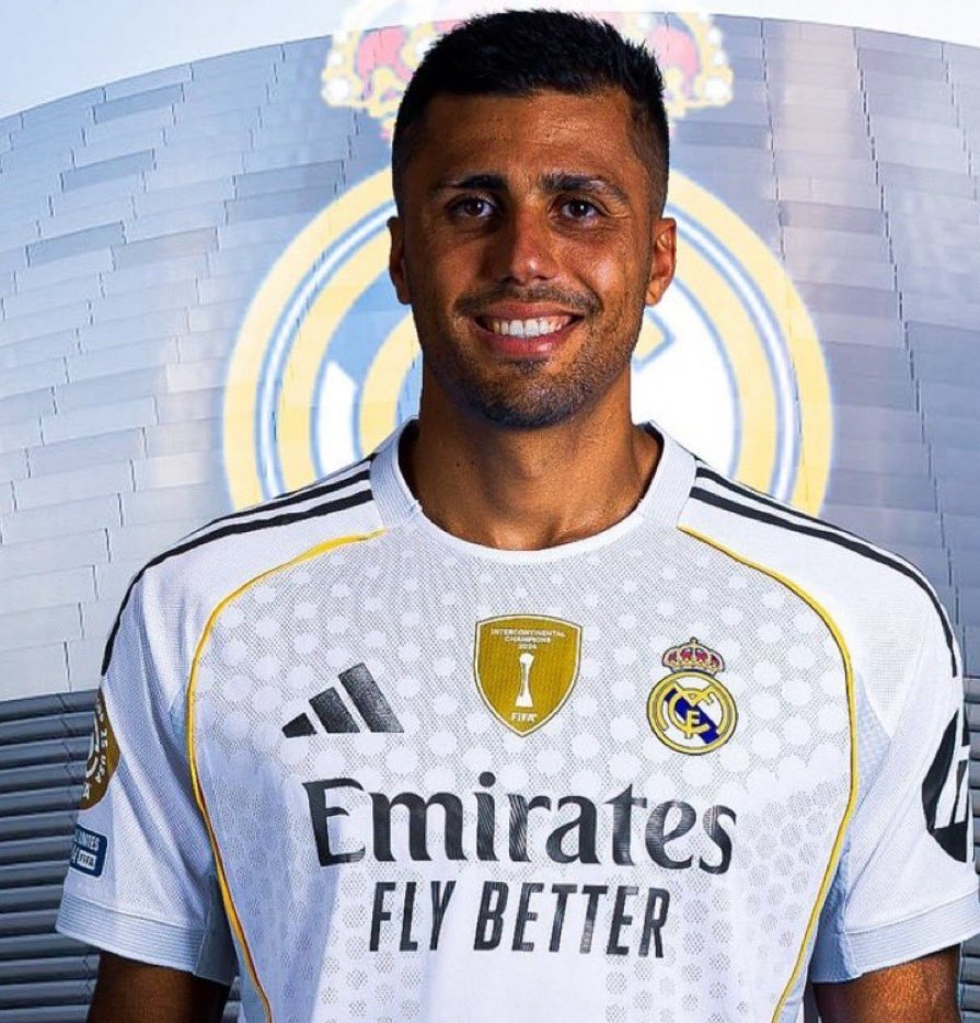 OldrockerND's tweet image. Los madridistas que quieren a Rodri en el Madrid no tienen memoria. Rodri se ha reído del Madrid y de Vinicius siempre que ha podido. Yo no lo quiero ni regalado.