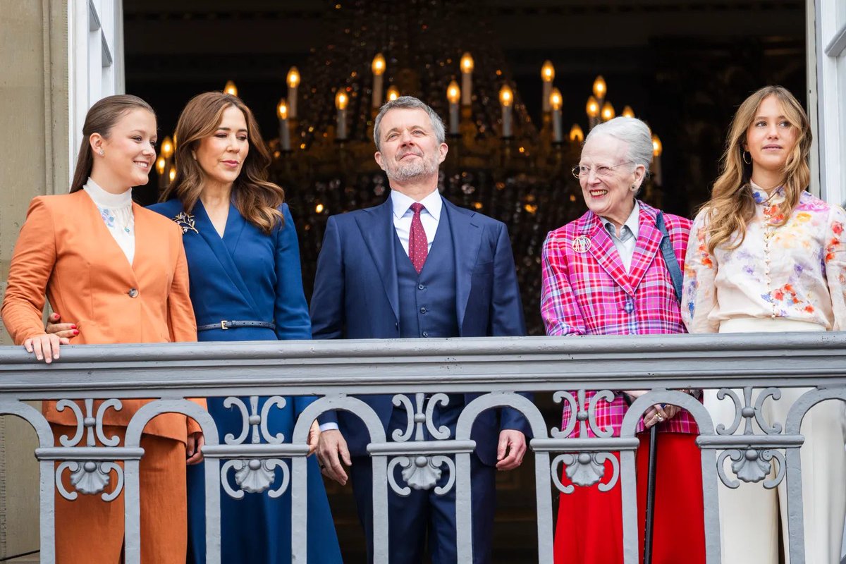 #QueenMargrethe, the Danish former Queen just completed a traditional Royal engagement at Gråsten Castle
tatlermagazine.visitlink.me/VTy8QB
