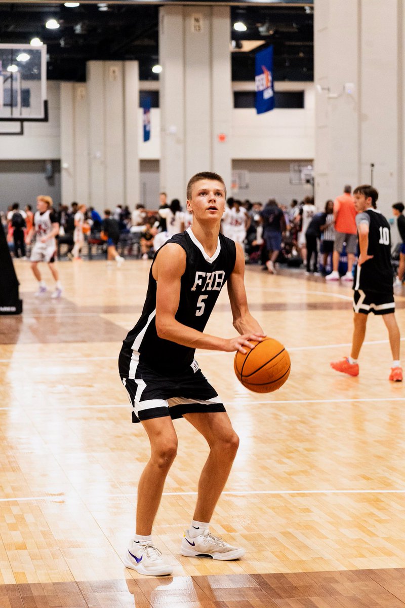 carterwphillips's tweet image. 2026 6’5 W Bryce Peters (@brycepeters75) was listed as a “Next-Level Target for College Coaches” after his performance at @Phenom_Hoops #PhenomSummerHavoc.
“Extremely long, wiry wing with a nice blend of skill, athleticism, and instincts on both ends”
- @JeffreyBendel_
