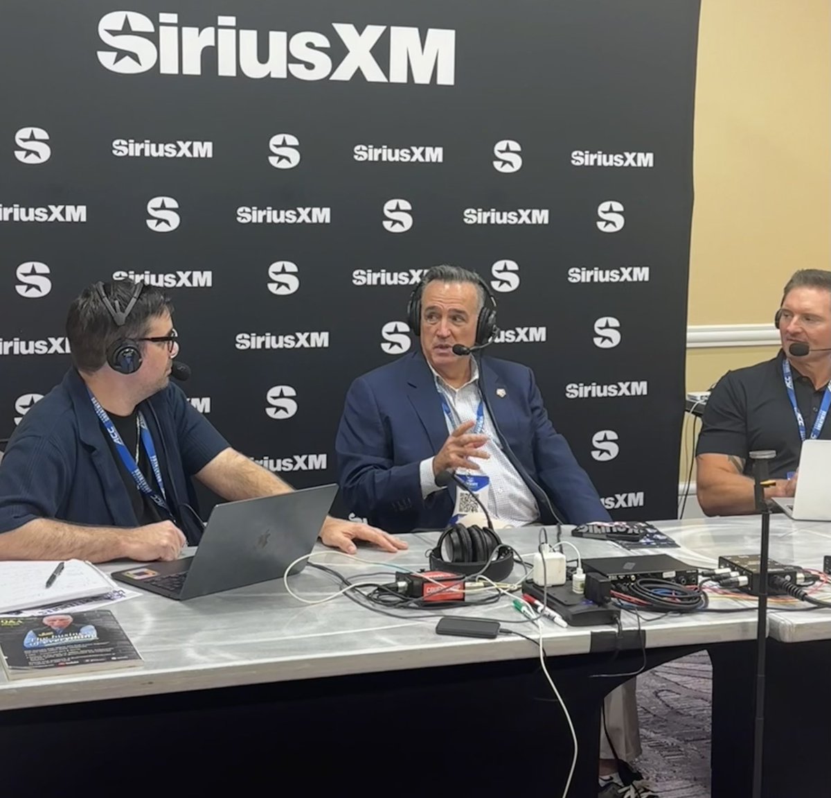 DfabeSB's tweet image. Pleasure to being on SiriusXM with @ChildersRadio and @seniorbowl alumni @DustyDvoracek. Always great talking Ball with these two gentlemen!