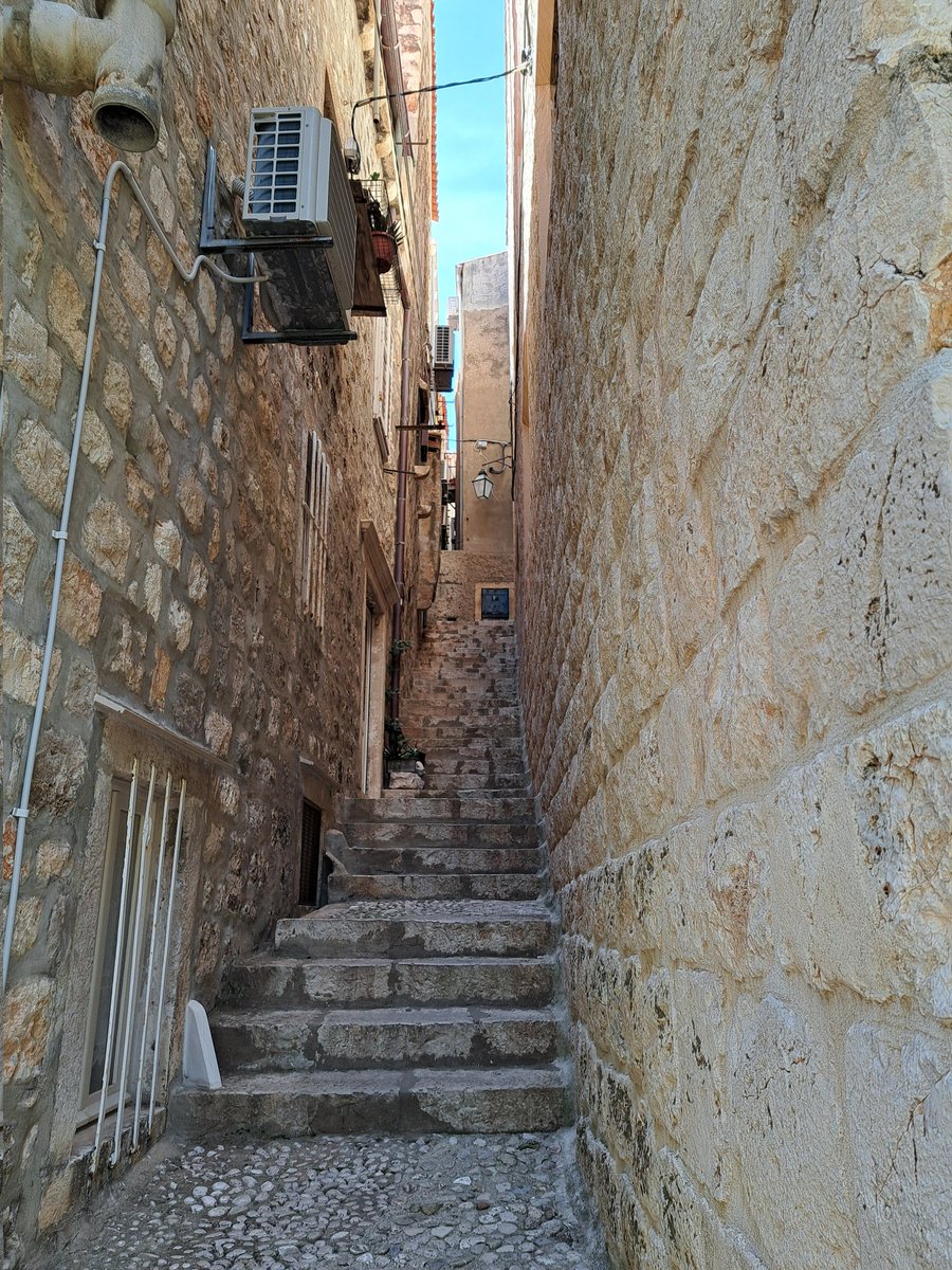 AuthorTracyRees's tweet image. 6 weeks ago, I came back from my research trip to Dubrovnik. My heroine hasn't arrived yet, but she's on her way! I'm reminiscing about my time there and looking forward to hers. What a perfect setting for a bit of drama! #thebrightwatersisters #writing #books #HistoricalFiction