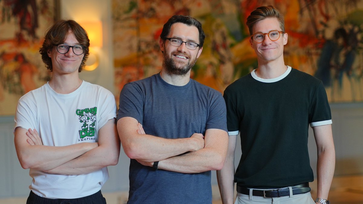 peder_caiman's tweet image. 🎮🎶 Just wrapped up “Writing and Recording for Video Game” with @Hollywood_MW ! Spent the week diving into interactive music with @awintory and an awesome group of fellow creatives.

#GameMusic #InteractiveMusic #HollywoodMusicWorkshop